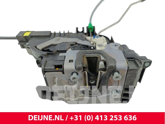 Mercedes eVito Türschlossmechanik 2-türig rechts O293308