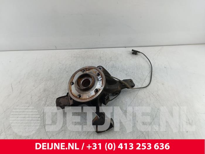Mercedes eVito Achsschenkel links vorne O293263
