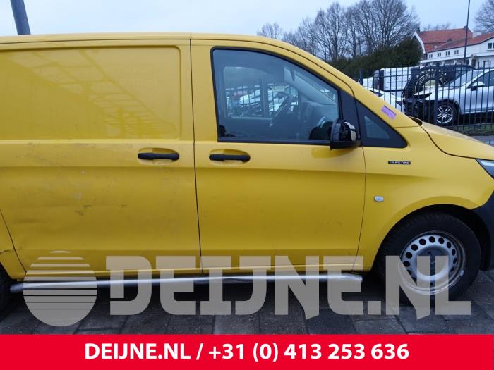 Mercedes eVito Tür 2-türig rechts O293274