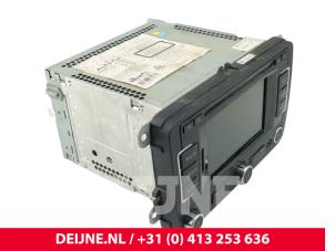 Volkswagen Transporter Display Multi Media regelunit O293364 foto 3