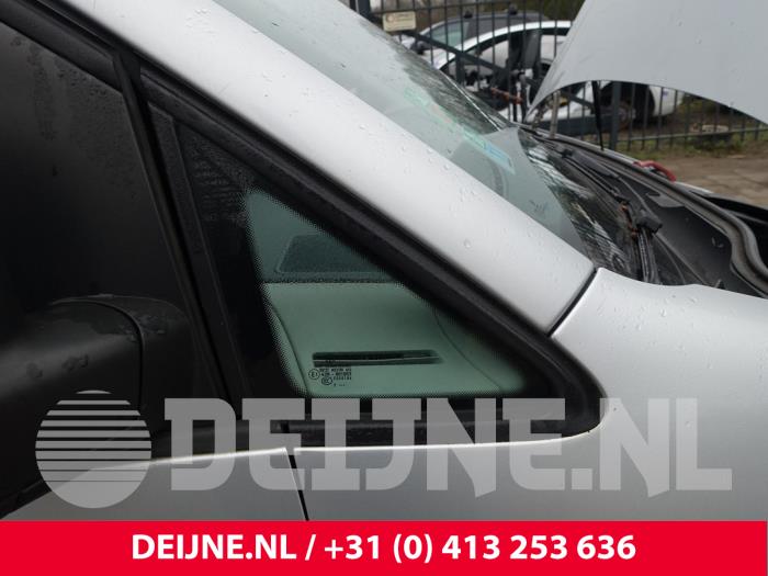 Volkswagen Caddy Dreieckfenster rechts vorne O293444