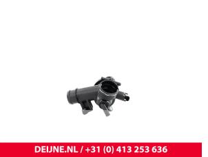 Mercedes Sprinter Thermostat housing O9990003130 photo 4