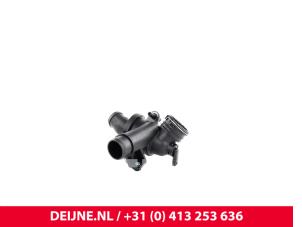 Mercedes Sprinter Thermostat housing O9990003130 photo 3
