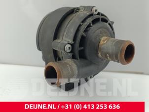 Mercedes Sprinter Additional water pump O293779 photo 2