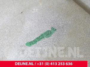 Volkswagen Transporter Bumperhoek rechts-achter O293785 foto 3