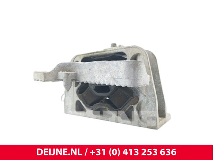 Gebruikte Motorrubber Nissan NV 400 2.3 dCi 130 16V Prijs € 30,25 Inclusief btw aangeboden door van Deijne Onderdelen Uden B.V.