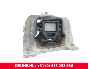 Nissan NV400 Engine mount O293790 photo 2