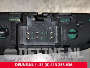 Ford Focus Frontscreen heating switch O293931 photo 3