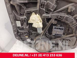 Mercedes Vito Fenstermechanik 2-türig rechts vorne O293973 foto 3