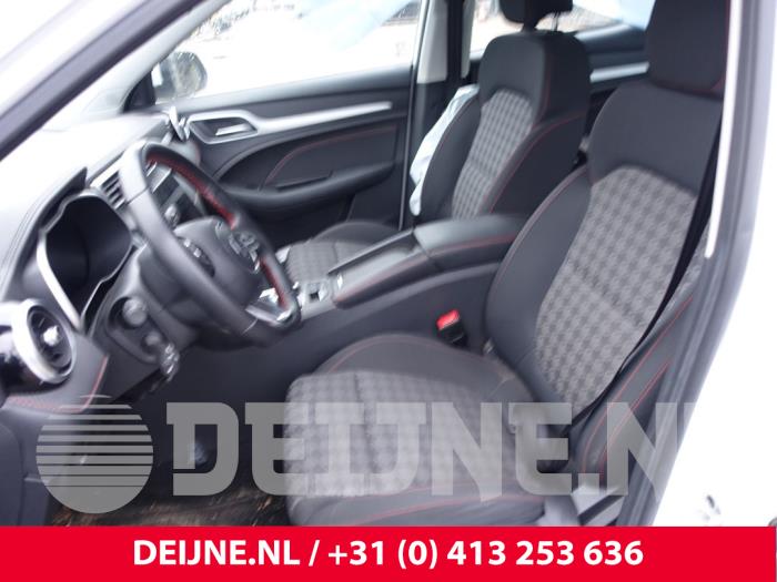MG ZS Sitz links O294290