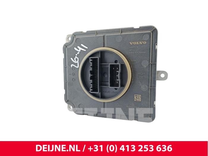 Gebruikte Module LED koplamp Volvo S90 II 2.0 T8 Twin Engine 16V AWD Prijs € 105,00 Margeregeling aangeboden door van Deijne Onderdelen Uden B.V.