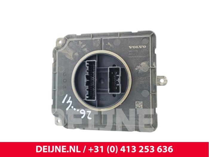 Gebruikte Module LED koplamp Volvo S90 II 2.0 T8 Twin Engine 16V AWD Prijs € 105,00 Margeregeling aangeboden door van Deijne Onderdelen Uden B.V.