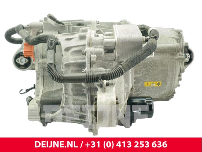 Tesla Model Y Elektromotor elektrische auto O294458