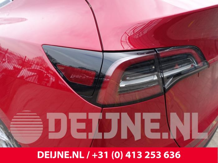 Tesla Model Y Oplaadpunt stekker aansluiting O294471
