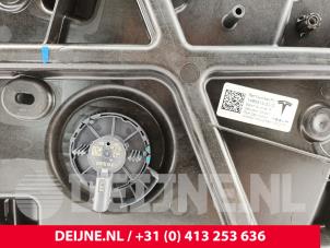 Tesla Model Y Ruitmechaniek 4Deurs rechts-achter O294504 foto 3
