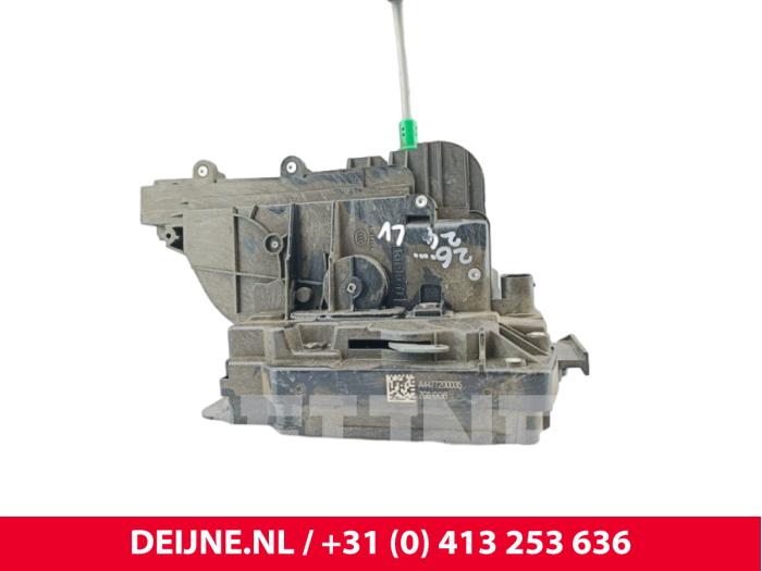 Mercedes eVito Deurslot Mechaniek 2Deurs links O294572