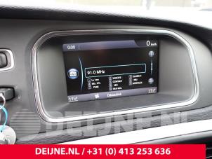 Gebruikte Display Interieur Volvo V40 (MV) 1.6 D2 Prijs op aanvraag aangeboden door van Deijne Onderdelen Uden B.V.