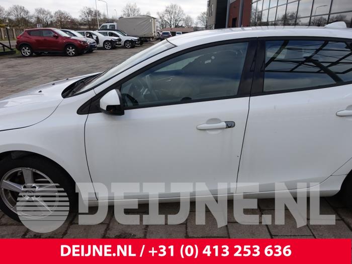 Volvo V40 Tür 4-türig links vorne O294543