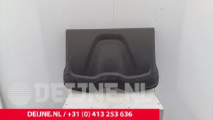 Gebruikte Hoedenplank Volvo V40 (MV) 1.6 D2 Prijs € 45,00 Margeregeling aangeboden door van Deijne Onderdelen Uden B.V.