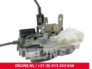 Volvo V40 Front door lock mechanism 4-door, right O294593 photo 3