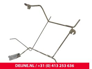 Hyundai H200 Ophangmechaniek reservewiel O294760 foto 2