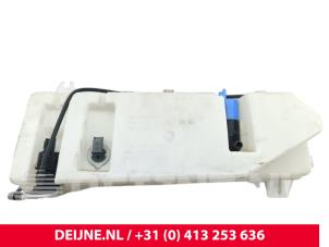 Toyota Pro-Ace Scheibensprühertank vorne O294873 foto 2