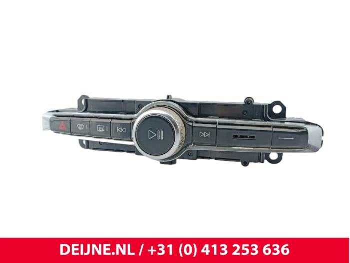Volvo C40 Radiobedienfeld O295052