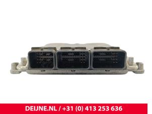 Opel Vivaro Engine management computer O295043 photo 3