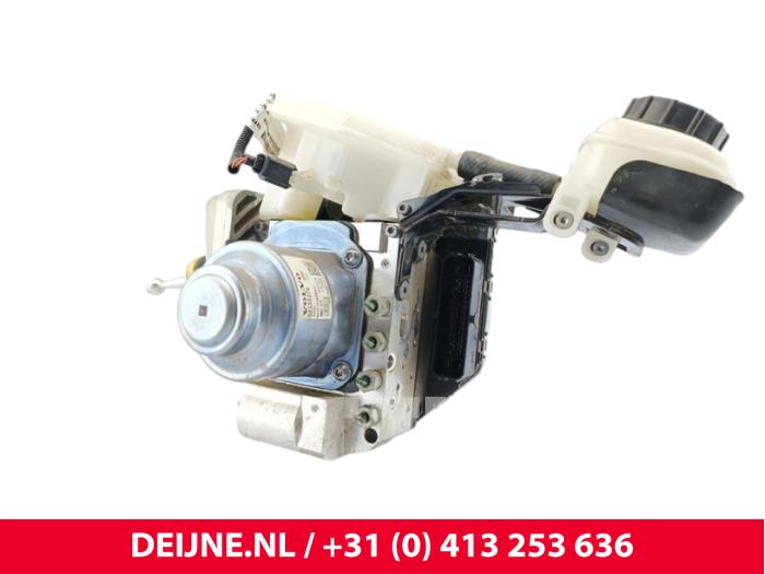 Gebruikte ABS Pomp Volvo C40 Recharge (XK) Recharge Twin 78 kWh Prijs € 484,00 Inclusief btw aangeboden door van Deijne Onderdelen Uden B.V.