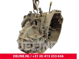 Opel Vivaro Versnellingsbak O295168 foto 3