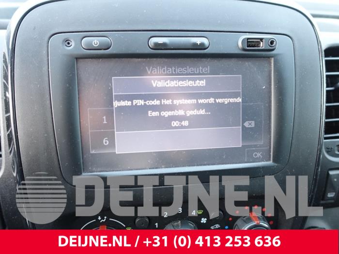Opel Vivaro Display Multi Media control unit O295192