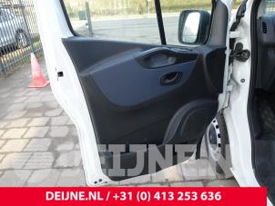 Opel Vivaro Portier 2Deurs links O295209 foto 2