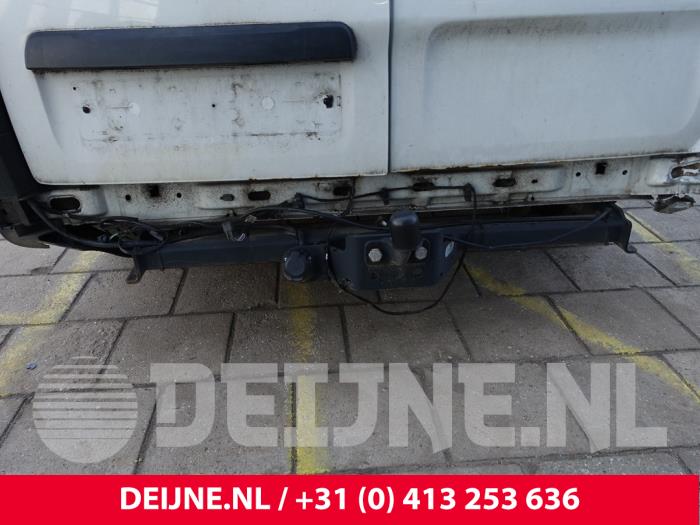 Opel Vivaro Trekhaak O295228