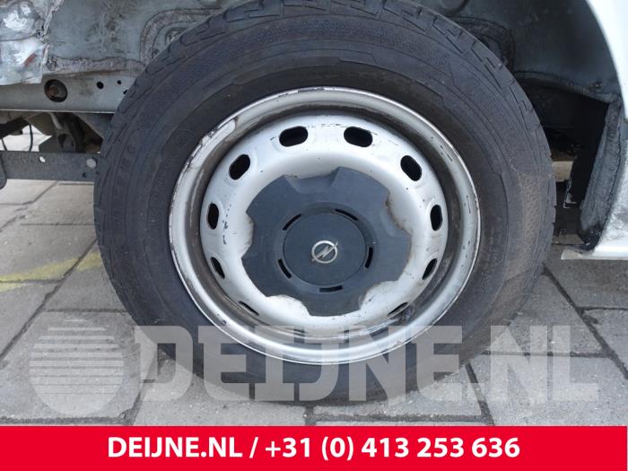 Opel Vivaro Velgen set O295229