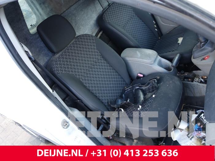 Renault Kangoo Stoel rechts O295314