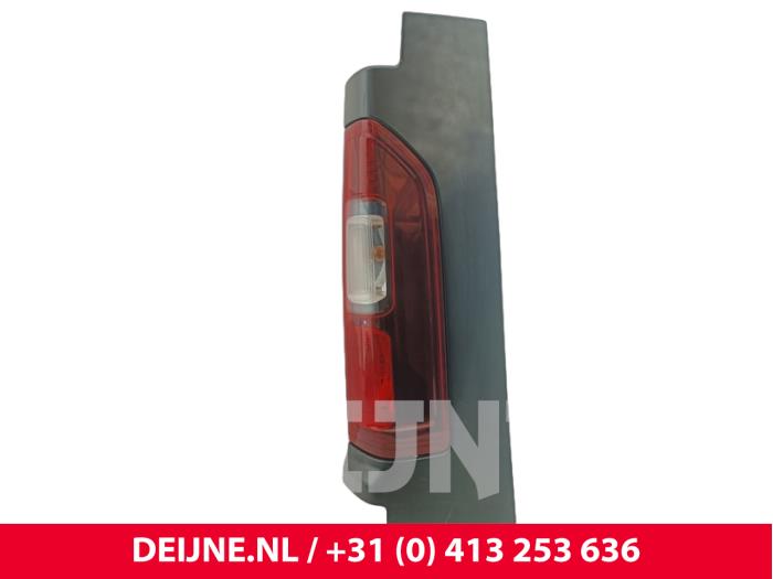 Renault Trafic Achterlicht rechts O295374
