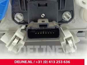 Renault Trafic Heater control panel O295393 photo 3
