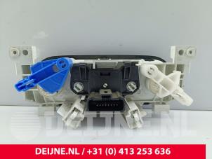 Renault Trafic Heater control panel O295393 photo 2