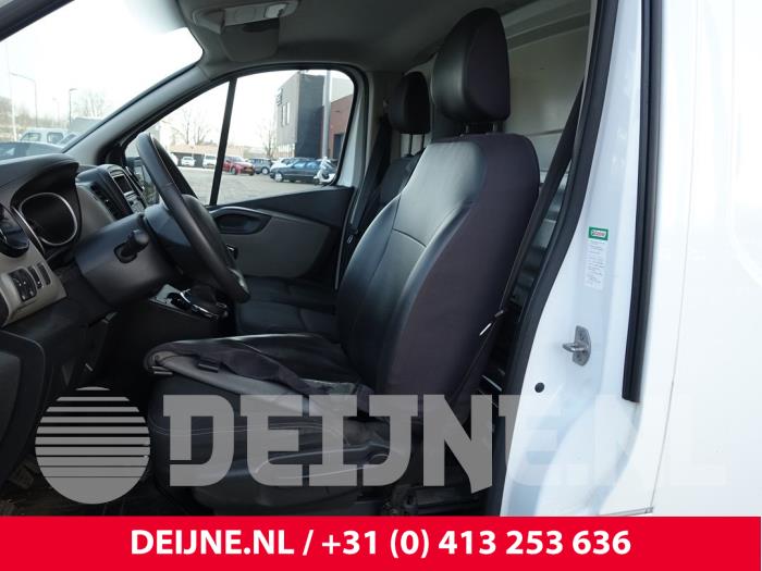 Renault Trafic Stoel links O295411