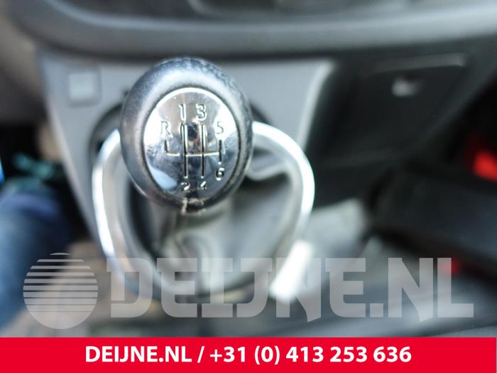 Renault Trafic Versnellingspook O295417