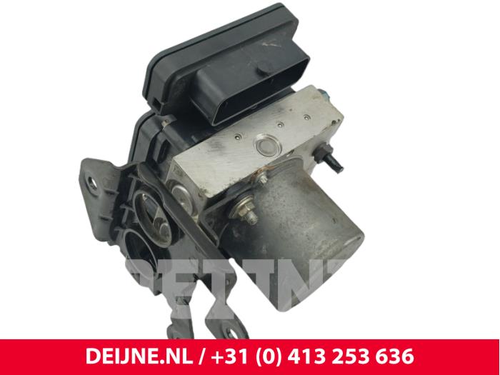 Gebruikte ABS Pomp Mercedes Vito (447.6) 1.7 110 CDI 16V Prijs € 181,50 Inclusief btw aangeboden door van Deijne Onderdelen Uden B.V.