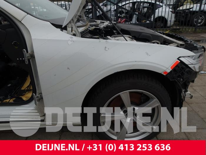 Volvo V90 Kotflügel rechts vorne O295812