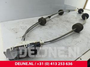 Mercedes eVito Schiebetür Schließmechanik rechts O295986 foto 2