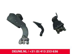 Mercedes eVito Schiebetürrolle rechts O296017 foto 3