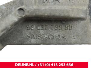 Opel Vivaro Stütze (sonstige) O296077 foto 3