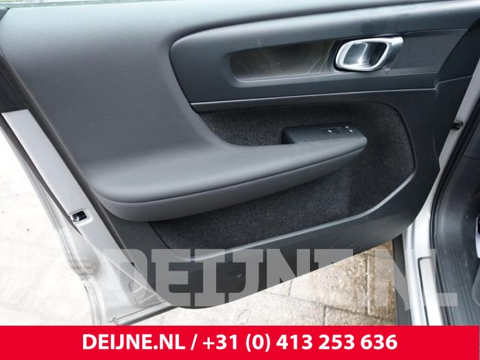 Volvo XC40 Türverkleidung 4-türig links vorne O296107