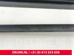 Fiat Ducato Ruitenwisserarm set O296125 foto 3