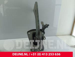 Volvo V40 Rear wishbone, left O296130 photo 3