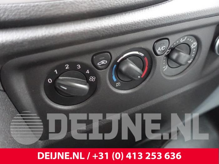 Ford Transit Kachel Bedieningspaneel O296182