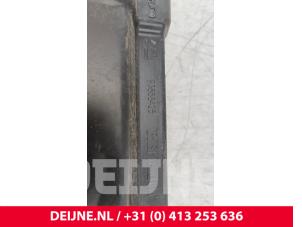 Opel Vivaro Cowl top grille O296439 photo 2